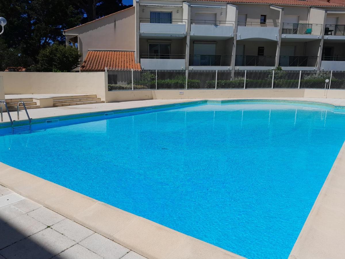 APPARTEMENT AU CALME AVEC PISCINE ET PARKING dans résidence securisée Saint-Jean-de-Monts Extérieur photo